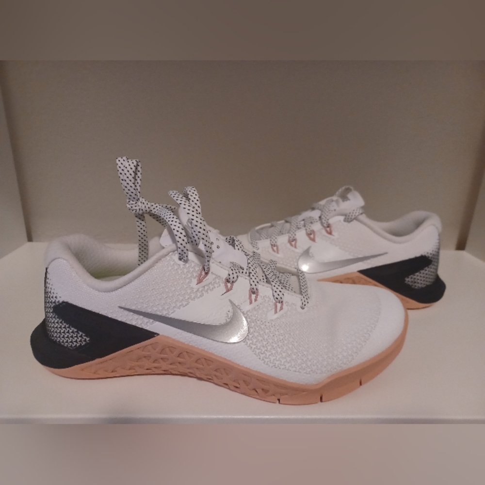 Nike Metcon - Women's US Size 7.5 - NWOB